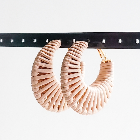 Taffycat's Boutique Jewelry - Nude Threaded Hoop Earrings